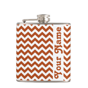 Cantil Rust Red Safari Chevron com nome personalizável