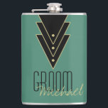 Cantil Turxedo Modern Art Deco Groom<br><div class="desc">Uma ideia de presente de excelente para o noivo, esta design apresenta um trio de triângulos inspirados na arte, bordado em uma matiz de ouro e estudado com pontos. Adicione o nome do grupo no lugar do texto de amostra. Pode alterar a cor de fundo deste frasco utilizando a opção...</div>