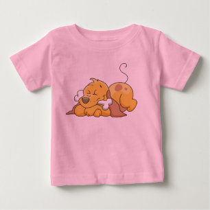 Cão feliz com camiseta e presentes do osso