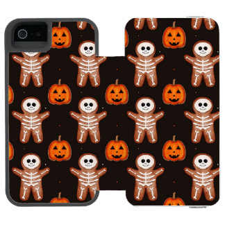 Capa Carteira Incipio Watson™ Para iPhone 5 Pumpkins and Skeleton Gingerbread Halloween Design