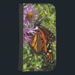 Capa Carteira Para Samsung Galaxy S4 Caixa da carteira da borboleta de monarca<br><div class="desc">Aprecie esta borboleta de monarca lindo que alimenta em uma flor roxa ao proteger seu telefone.</div>