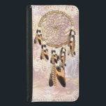 Capa Carteira Para Samsung Galaxy S5 Presente de Dream Catcher<br><div class="desc">Um design de caçador de sonhos com guarnições douradas e marrons que inclui uma teia de vida redonda em círculo de bambu com tons castanhos penas e miçangas vermelhas em um fundo de penas macia.</div>