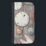 Capa Carteira Para Samsung Galaxy S4 Tesouros em terra firme<br><div class="desc">Megan Meagher é conhecida por suas simples peças de arte. Essa imagem captura a simplicidade dos tesouros da orla, incluindo dólares de areia e conchas em tom pastel. Meagher engloba um fundo de madeira em sua imagem para contrastar esses tesouros. Obtenha este impressão de arte hoje sobre a cor da...</div>