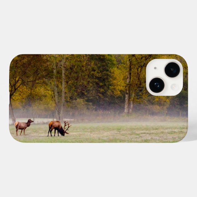 Capa de iPhone Casal de Alces Pastando (Verso (horizontal))
