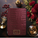 Capa Para iPad Air Crocodilo Borgonha Sofisticado Monograma<br><div class="desc">Descubra uma sofisticação sem paralelo com nosso Cobrir Na moda e Chic Burgundy Red Crocodilo iPad Smart, uma adição especial aos seus acessórios técnicos. Este Cobrir Inteligente não protege; faz uma declaração com seu profundo padrão de crocodilo vermelho e vermelho e sotaque monográfico personalizado. Misturando perfeitamente o luxo com a...</div>