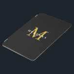 Capa Para iPad Air Nome Personalizado Inicial Dourado do Monograma Pr<br><div class="desc">Design preto e dourado moderno,  com monograma e nome iniciais personalizados.</div>