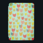 Capa Para iPad Mini Cabeças de gato colorido, bonitas, verdes<br><div class="desc">Bonitas cabeças coloridas de gatos dançam através deste padrão. Procure mais itens no meu compro!</div>