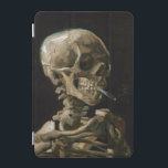 Capa Para iPad Mini Crânio com cigarro queimado Vincent van Gogh Art<br><div class="desc">Vincent van Gogh (neerlandês, 1853-1890) Skull of a Skeleton with Burning Cigarette, 1885-86, Oil on canvas Unframed: 32 cm × 24, 5 cm (13 pol. × 9, 6 pol.) Trabalhos preparatórios de Vincent van Gogh. Essa pequena pintura faz parte da coleção permanente do Museu Van Gogh, em Amsterdã. Foi pintado...</div>