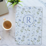 Capa Para iPad Mini Monogramas Esqueça-Me Não Azul Floral<br><div class="desc">Faça seu iPad ser realmente seu com o nosso caso Monogrammed Esqueça-me, não Blue Floral Watercolor iPad! Apresentando uma ilustração encantadora de esqueço-me-não-aquarela em um fundo azul-sereno. Personalize com suas iniciais para um toque de elegância floral. Proteja seu iPad com estilo e se destaque da multidão com este acessório florescente!...</div>