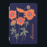 Capa Para iPad Mini Nome gráfico laranja papoilas florais cobrir<br><div class="desc">Bonito e arrojado estojo de flores laranja em tons laranja,  verde-oliva e marinho. Personalize com seu nome. Lê Marianne. Desenvolvido exclusivamente por Sarah Trett para www.mylittleeden.com</div>