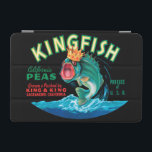 Capa Para iPad Mini Peixe-Baixo Vestindo uma Coroa num Fundo Negro<br><div class="desc">Esta etiqueta de caixa de safra de um peixe-robalo vestindo uma coroa sobre fundo preto agradará a qualquer amante de arte de vintage. É um anúncio para as ervilhas KingFish. As cores são muito vivas e nítidas. Escolha esta impressão artística no seu produto hoje mesmo.</div>