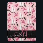 Capa Para iPad Pro Branca Adorável Llama Maraca Cactus Floral<br><div class="desc">Este padrão bonito e divertido é perfeito para a moça ou mulher da moda. Apresenta ilustrações desenhadas à mão de lhamas borblegum rosa, brancas e pretas, maracas com padrão, cacto e flores sobre um simples fundo rosado e rosado. É adorável, engraçado, brincalhão, único e legal! ***NOTA DE DESIGN IMPORTANTE: Para...</div>