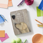 Capa Para iPad Pro Cão Au Vin Yellow Labrador<br><div class="desc">Cão Au Vin Yellow Labrador de Fabfunky. Tem um laboratório amarelo com vinho. | 190958D</div>