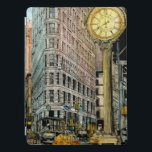 Capa Para iPad Pro Destinos | Relógio Vintage Quinta Avenida<br><div class="desc">Descubra esta maravilhosamente trabalhada aquarela e design de tinta por Melissa Wang e trazida a você pelo World Art Group no Zazzle. Esta imagem representa o edifício Flatiron de Nova Iorque e o relógio da Quinta Avenida rodeado pelo barulho e robusto da vida quotidiana da cidade. Veja o detalhe claro...</div>