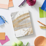 Capa Para iPad Pro DOURADO e CINZA<br><div class="desc">Dourado & Cinza II pelo Studio W. Possui cinzas e linhas douradas sobre um fundo branco.</div>
