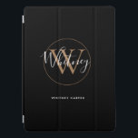 Capa Para iPad Pro Nome do Monograma do Script Dourado Branco Moderno<br><div class="desc">Simples e moderno script preto de ouro branco monograma ipad pro cobrir. Você pode personalizar o nome e o monograma inicial para criar seu próprio design único. Projetado por Thisnotme©</div>