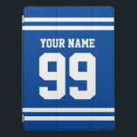 Capa Para iPad Pro Nome personalizado camisa de esportes número azul<br><div class="desc">Cobrir iPad Pro com listras azuis de nomes personalizados (12, 0 polegadas e outros tamanhos). Ideia de presente de Natal ou Aniversário personalizada para amigos, família, treinador desportivo, instrutor, treinador, fã de futebol, jogador de basquete, filho, filha, filhos, chefe, colega, empregado, companheiro de classe, pessoal, funcionarios etc. Cores azul e...</div>