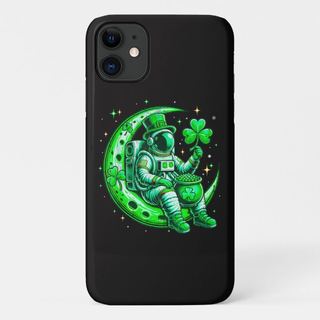 Capa Para iPhone 11 Astronauta no Dia de São Patrício Espacial da Lua (Verso)