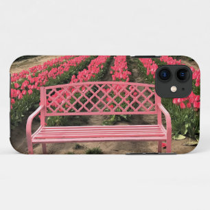 Capa Para iPhone 11 Banco cor-de-rosa com tulipas cor-de-rosa