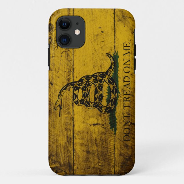Capa Para iPhone 11 Bandeira de Gadsden na grão de madeira velha (Verso)
