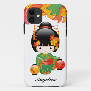 Capa Para iPhone 11 Boneca Kokeshi verde Kimono Geisha