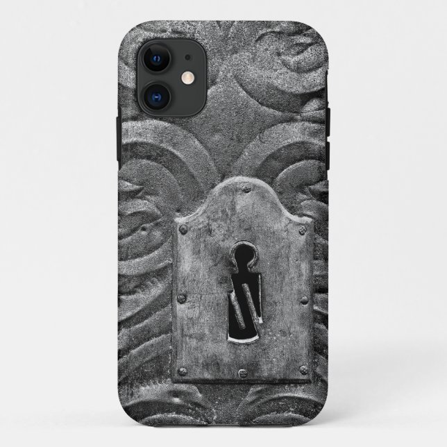 Capa Para iPhone 11 Buraco de fechadura em porta de metal medieval (Verso)