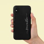 Capa Para iPhone 11 Caligrafia personalizada minimalista escrita à mão<br><div class="desc">Este design também está disponível em outros modelos de telefone. Escolha Tipo de dispositivo para ver outros iPhone, Samsung Galaxy ou Google capas. Alguns estilos podem ser alterados selecionando Estilo se essa for uma opção. Este design pode ser personalizado na área fornecida pela alteração da foto e/ou do texto. Ou...</div>