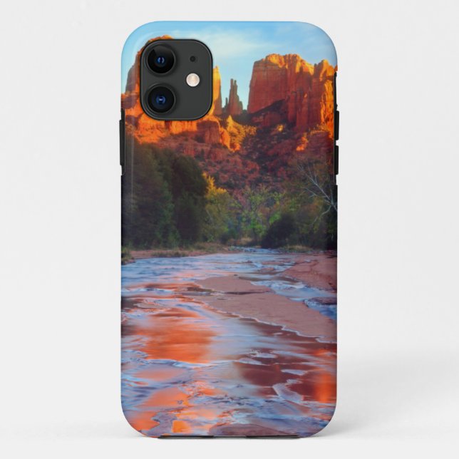 Capa Para iPhone 11 Catedral Rocha refletindo em Oak Creek no Sunset (Verso)