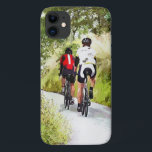 CAPA PARA iPhone 11 CICLAGEM<br><div class="desc">Dois ciclistas de corridas de estradas que desfrutam das faixas rurais do País de Gales. Aquarela.</div>