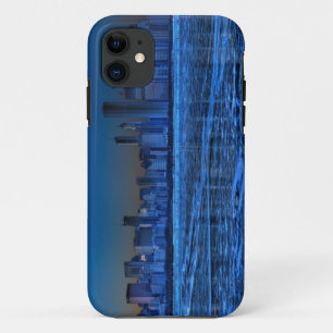 Capa Para iPhone 11 Cidade de ombros largos e de Lago Michigan