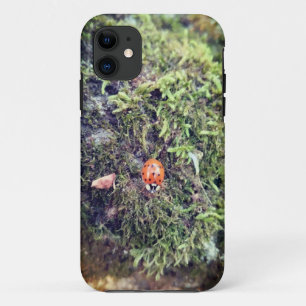 Capa Para iPhone 11 Fotografia de joaninha no musgo