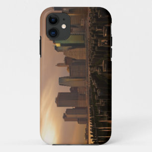 Capa Para iPhone 11 Fulgor de por do sol durante céus tormentosos