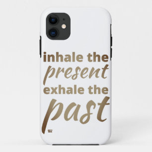 Capa Para iPhone 11 "HALE O PRESENTE..." citação inspiradora
