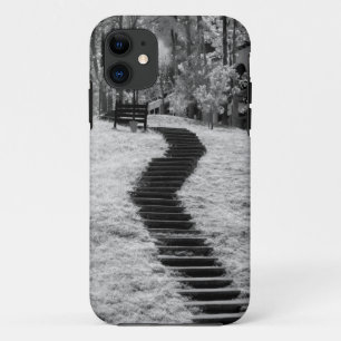 Capa Para iPhone 11 Infravermelho de árvores, edifícios e trilhas em L