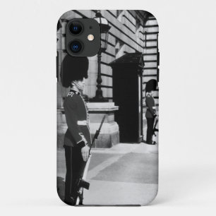 Capa Para iPhone 11 Inglaterra antiga Londres sentinela no Buckingham