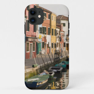 Capa Para iPhone 11 Itália, Burano. Casas coloridas da linha a