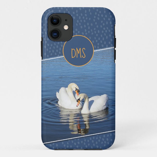 Capa Para iPhone 11 Love Swans Blue Monograma (Verso)