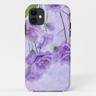 Capa Para iPhone 11 Macro Flores de Campanela Roxas