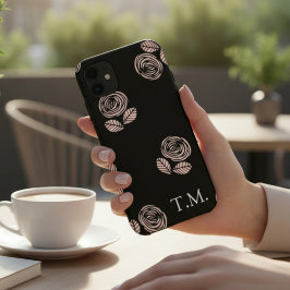 Capa Para iPhone 11 Monograma Preto e Floral Rosa