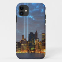 Opinião da skyline da cidade na noite