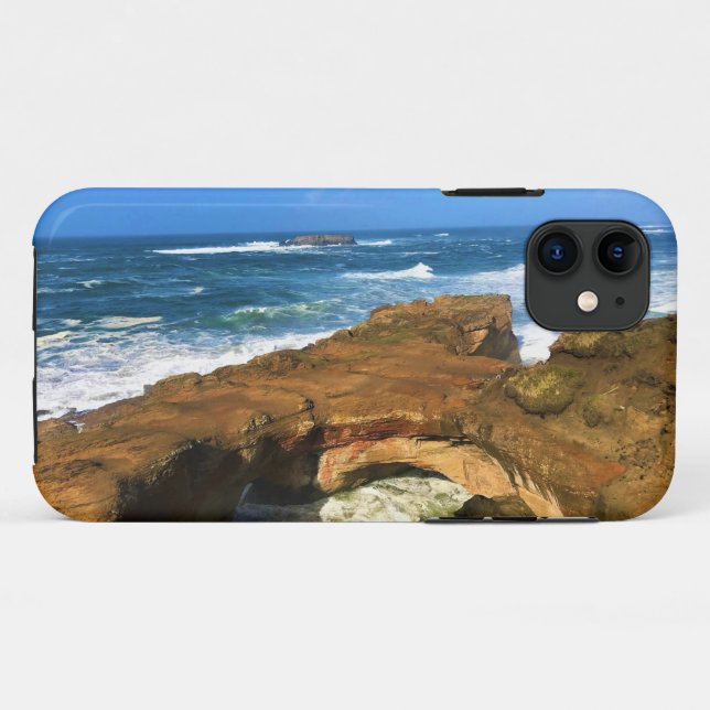 Capa Para iPhone 11 Otter Rock no Parque Estadual do Punchbowl do Diab (Verso (horizontal))