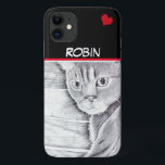 Capa Para iPhone 11 Ouviu isso com coração vermelho?<br><div class="desc">Desenho/Ilustração de caneta esferográfica preto-e-branco de um gato que ouve um rato com fundo preto e um pequeno coração vermelho no canto superior direito. Personalize com seu nome. Pelo artista de caneta ~ Artista Robin Cox.</div>