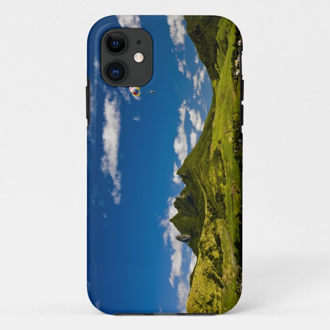 Capa Para iPhone 11 Parasailing à vista do impressionante Leão (Verso)