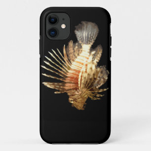 Capa Para iPhone 11 Peixe-leão contra um Fundo Escuro