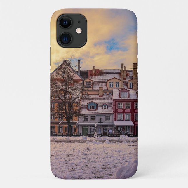 Capa Para iPhone 11 Pôr do sol na rua em Riga (Verso)