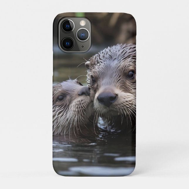 Capa Para iPhone 11 Pro **"Adrift in Love: Mummy and Baby Otter"** (Verso)