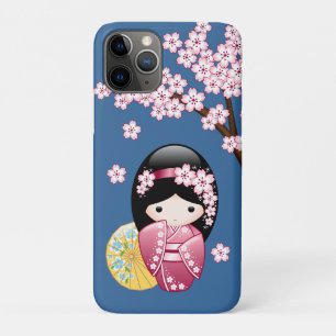 Capa Para iPhone 11 Pro Boneca Kokeshi da Primavera - Geisha Japonesa Fofa