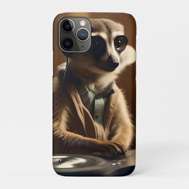 Capa Para iPhone 11 Pro DJ Meerkat: Rastreios na Savana, (Verso)