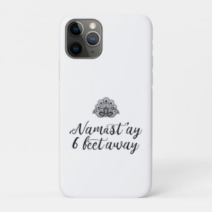 Capa Para iPhone 11 Pro Engraçada Cota Social Distanciando Yoga