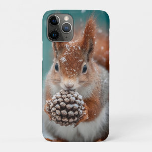 Capa Para iPhone 11 Pro Esquilo Vermelho Adorável na Neve com um Pinecone